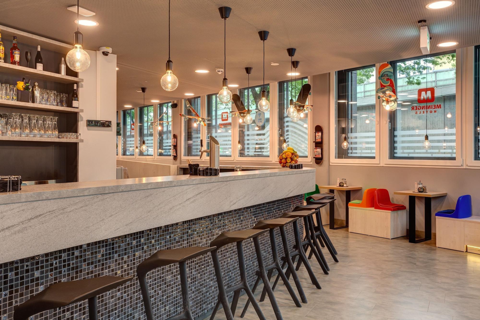 Bar/Salón MEININGER Hotel München Olympiapark