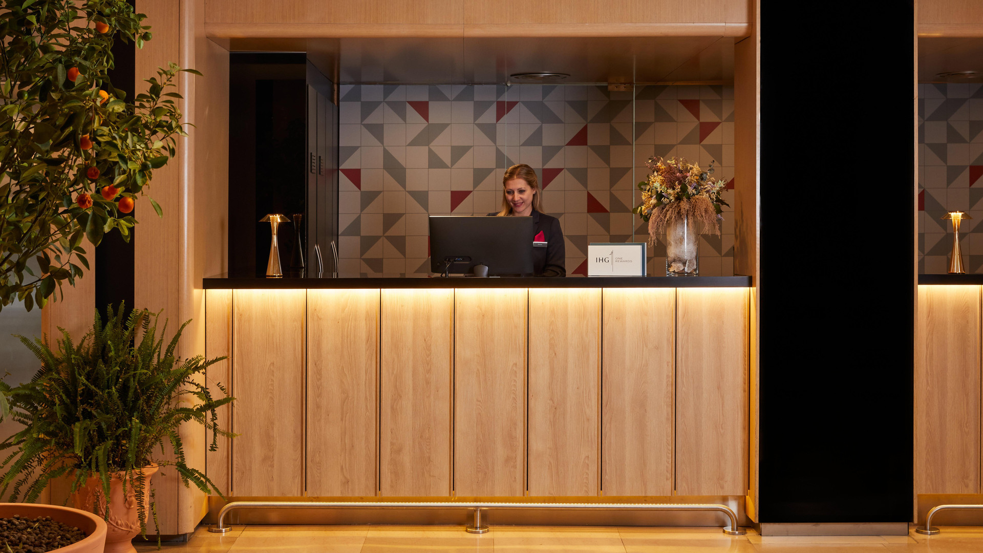 Vista Lobby Crowne Plaza Madrid - Centre Retiro by IHG