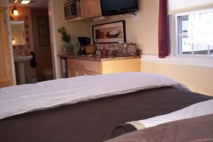 Alquiler Vacacional - Unique Boston Harbor Houseboat Suite 2 - Experience near the Freedom Trail -AC