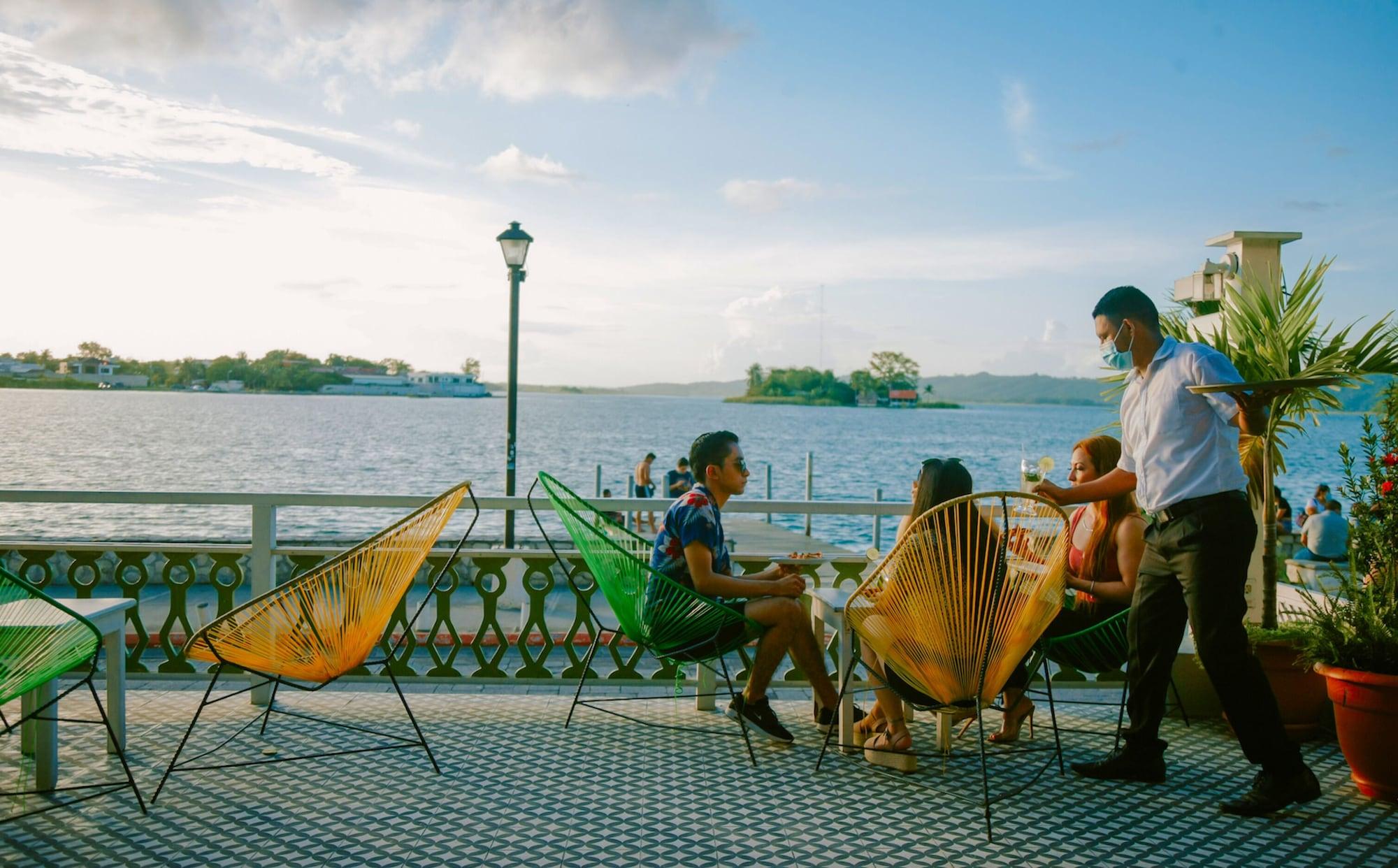 Restaurant Hotel Petén Express - Hostel