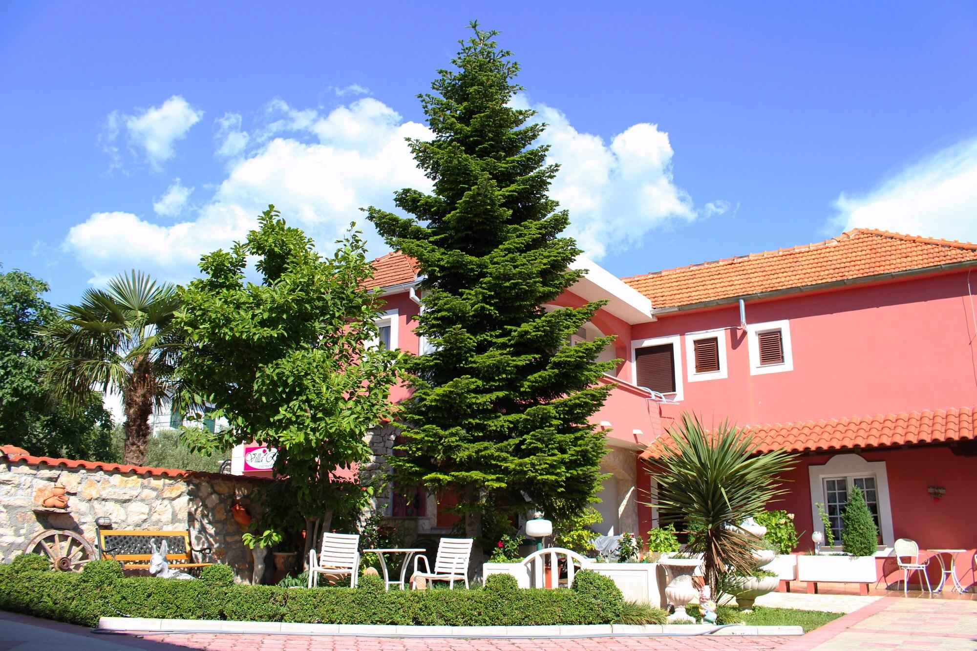 Vista Exterior Villa Rosa