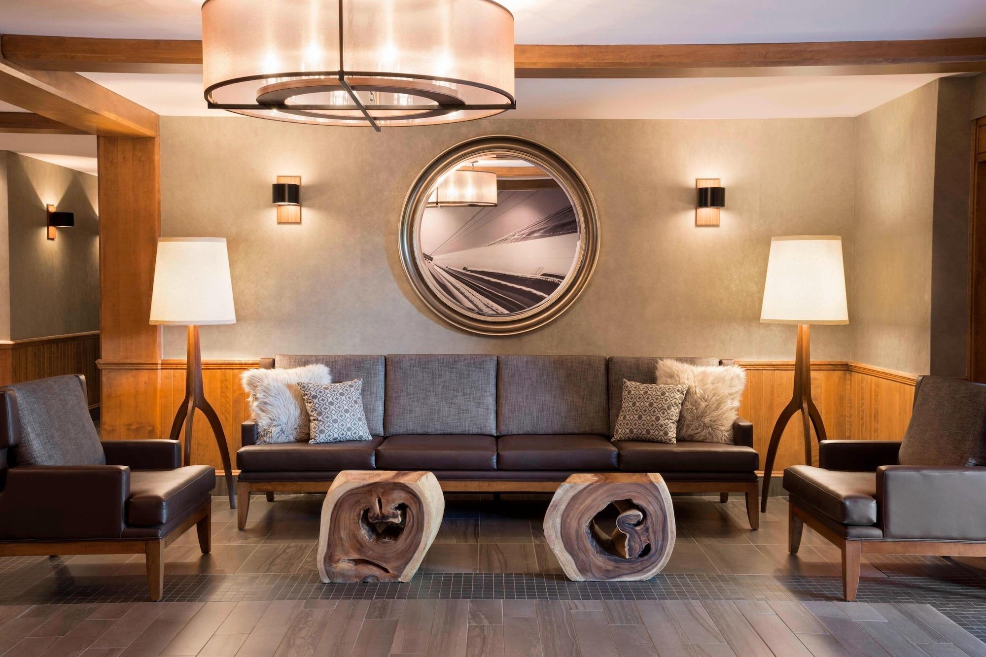 Vista Lobby Residence Inn by Marriott Mont Tremblant Manoir Labelle