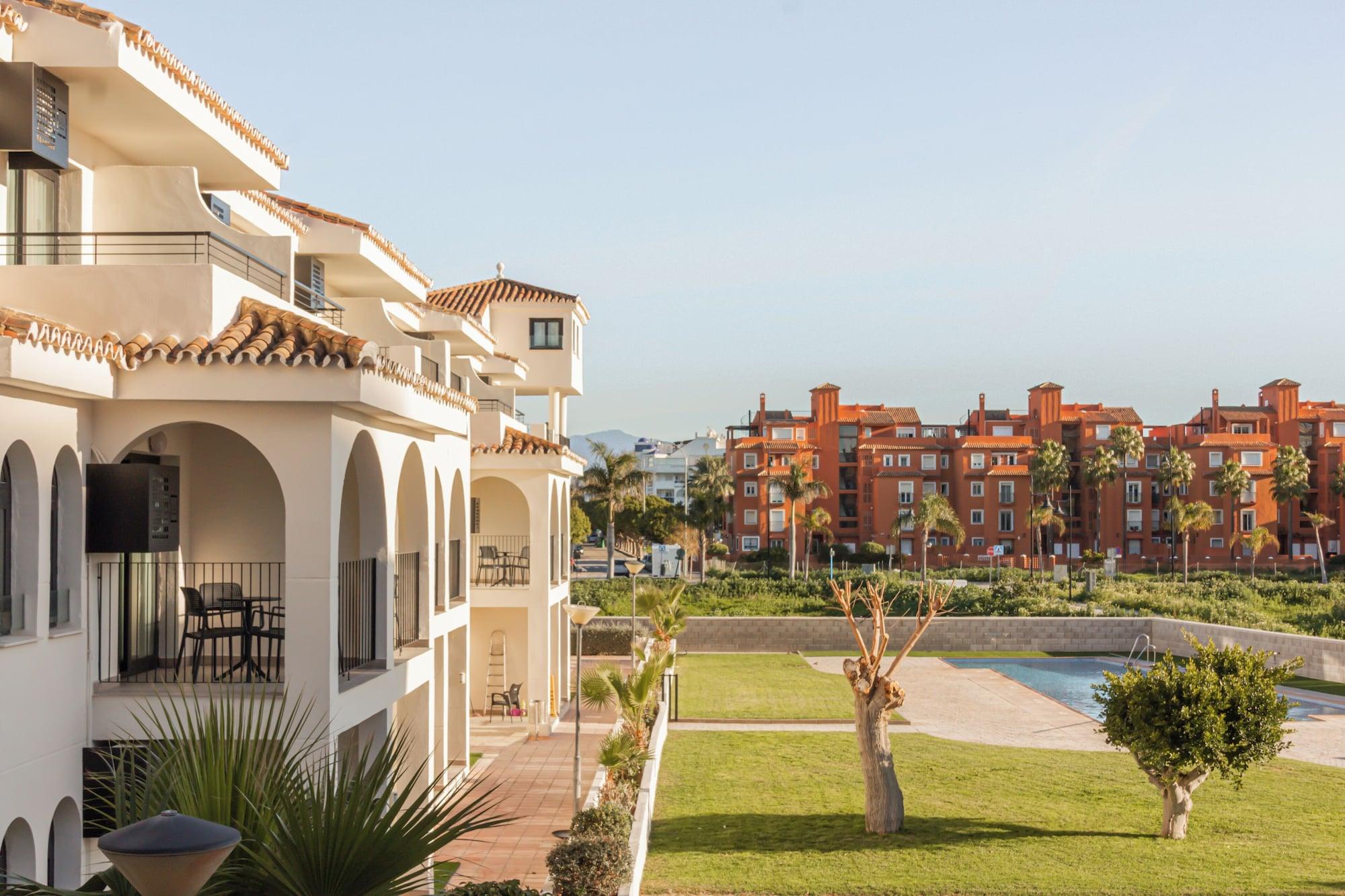 Vista Exterior Hotel Puente Real