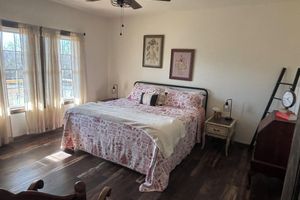 Alojamiento - Remote, spacious and cozy farmhouse in Myrtle, MO