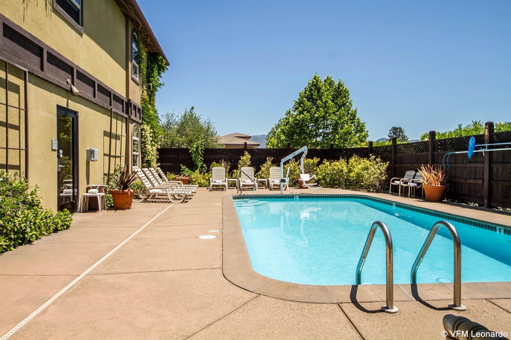 Vista Exterior Comfort Inn & Suites Ukiah Mendocino County