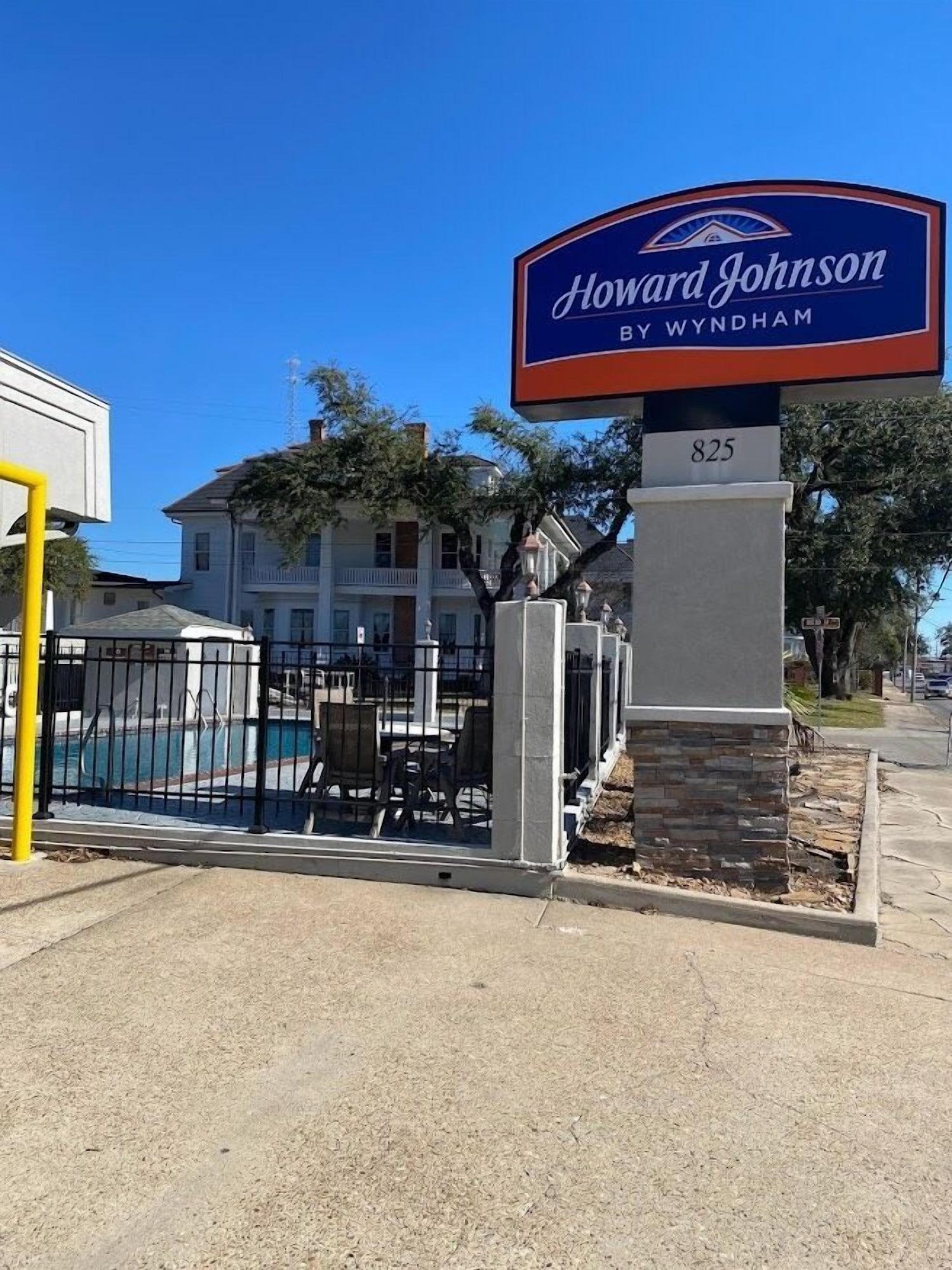 Varios Howard Johnson by Wyndham Historic Lake Charles