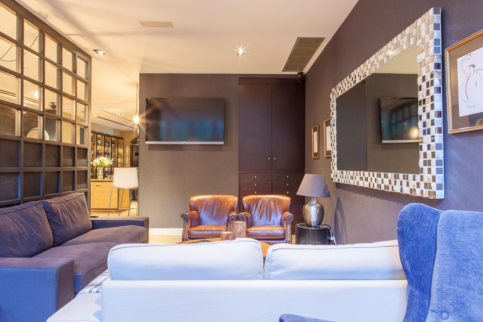 Vista Lobby San Miguel Santiago