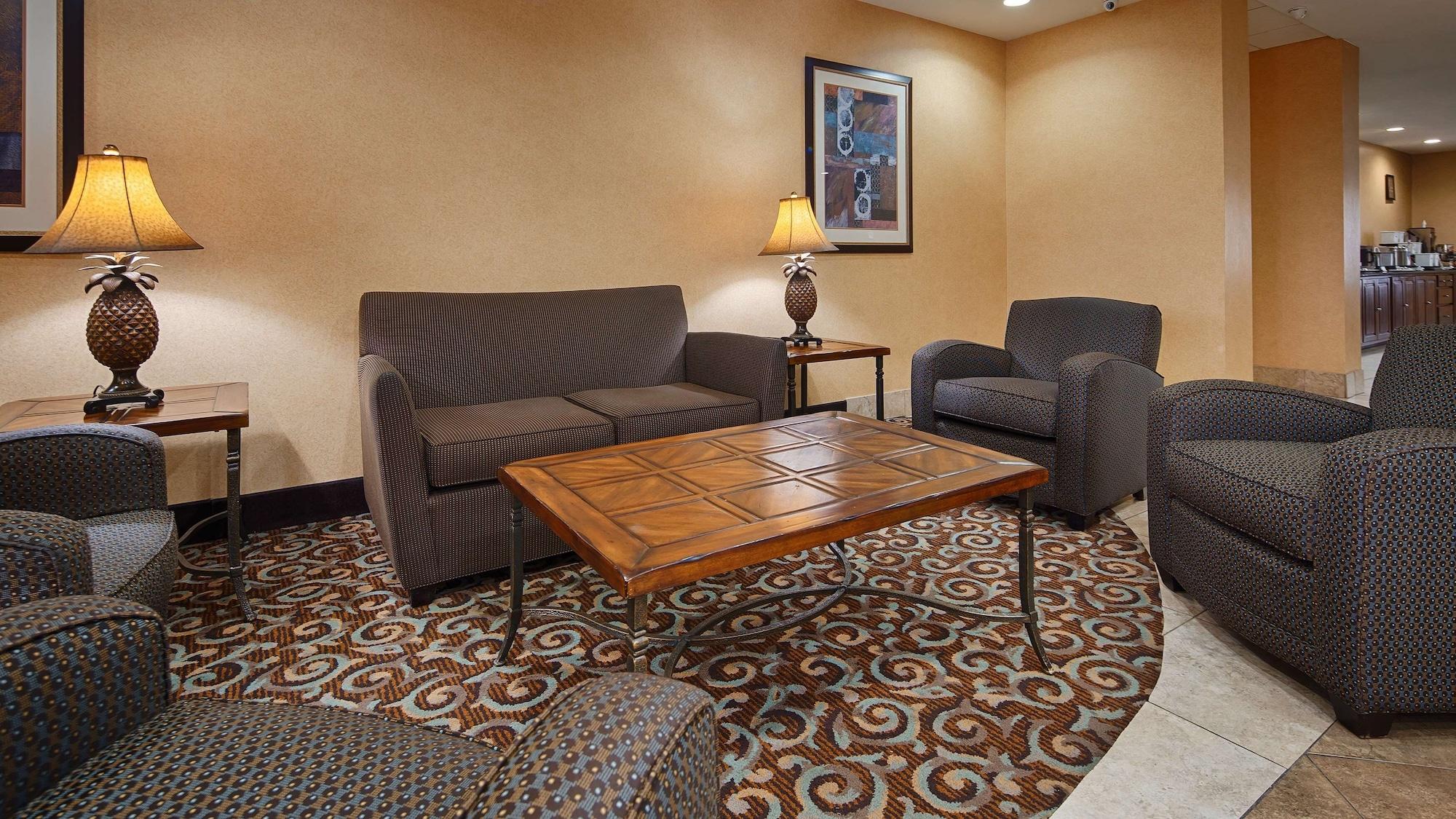 Vista Lobby Best Western Bastrop Pines Inn