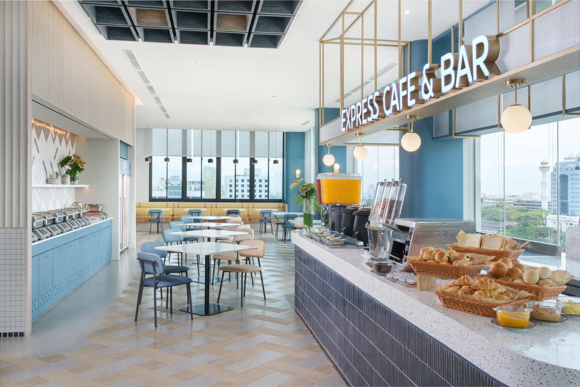 Restaurant Holiday Inn Express Bandung Braga by IHG