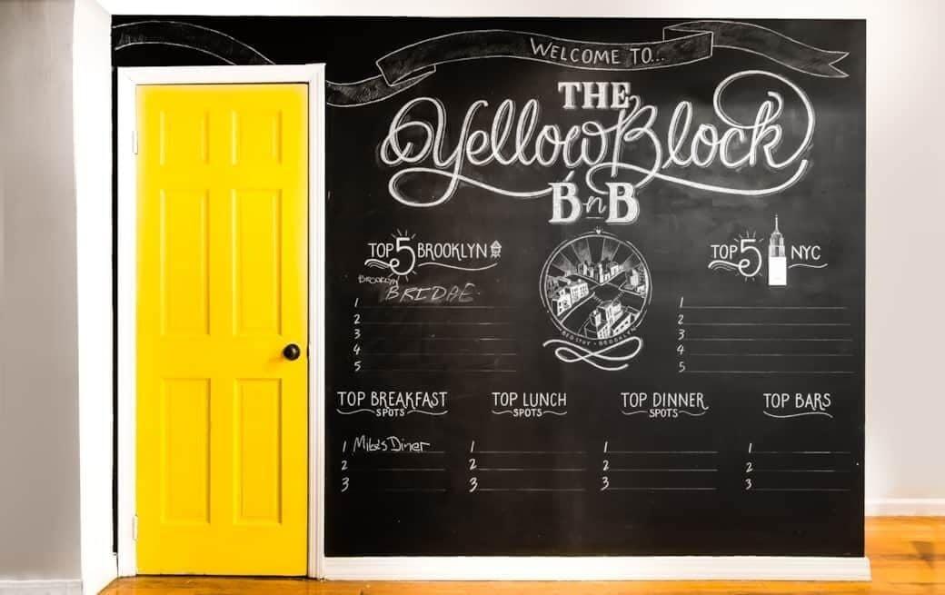 Vista Exterior Yellow Block BnB