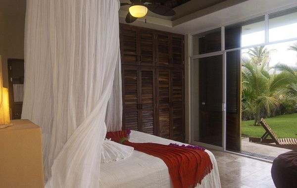 Casa Numa'Na - Luxurious Beach Villa w/ Starlink, Tennis, Padel, & Pickleball - Hoteles con jacuzzi en Puerto Escondido, Oaxaca