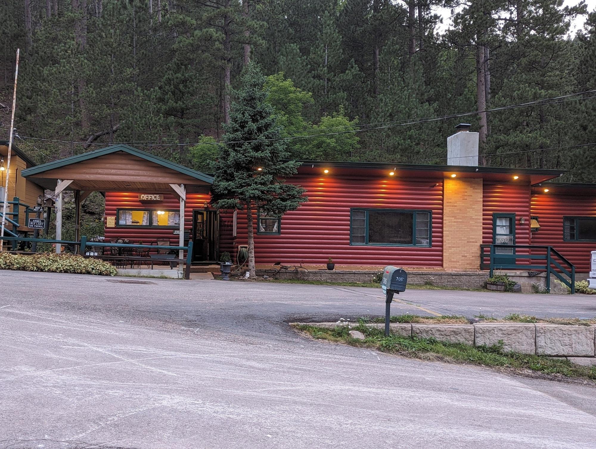 Varios Ponderosa Pines Inn and Cabins