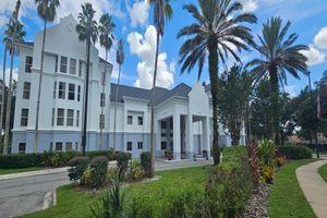 Alojamiento - SureStay Plus by BW Orlando Lake Buena Vista