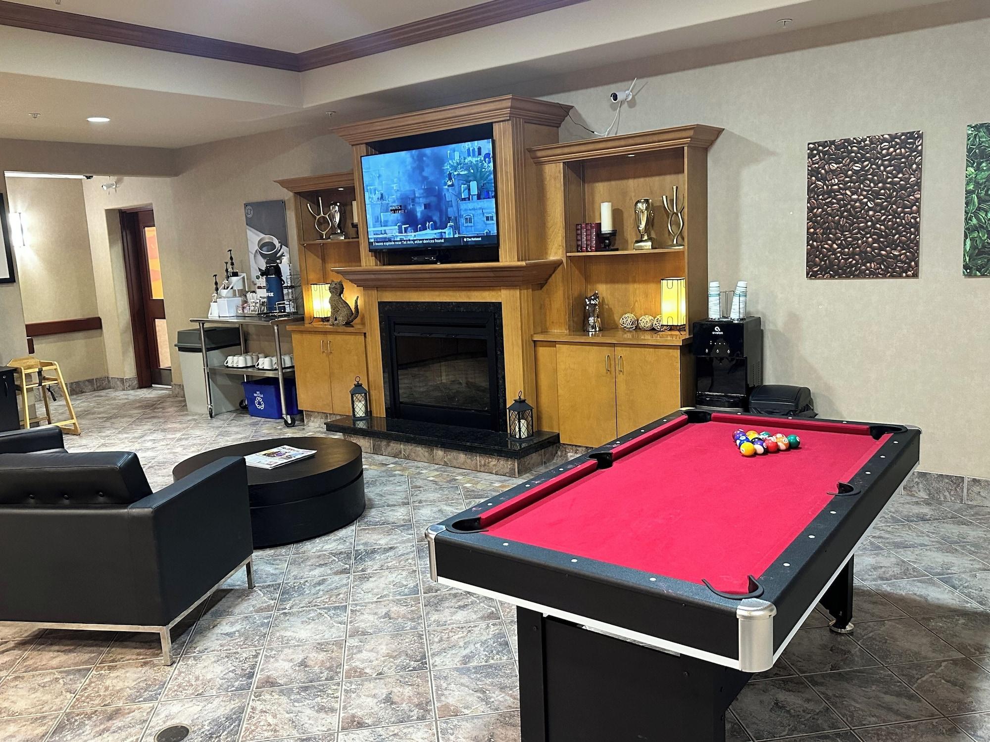 Vista Lobby Clarion Pointe
