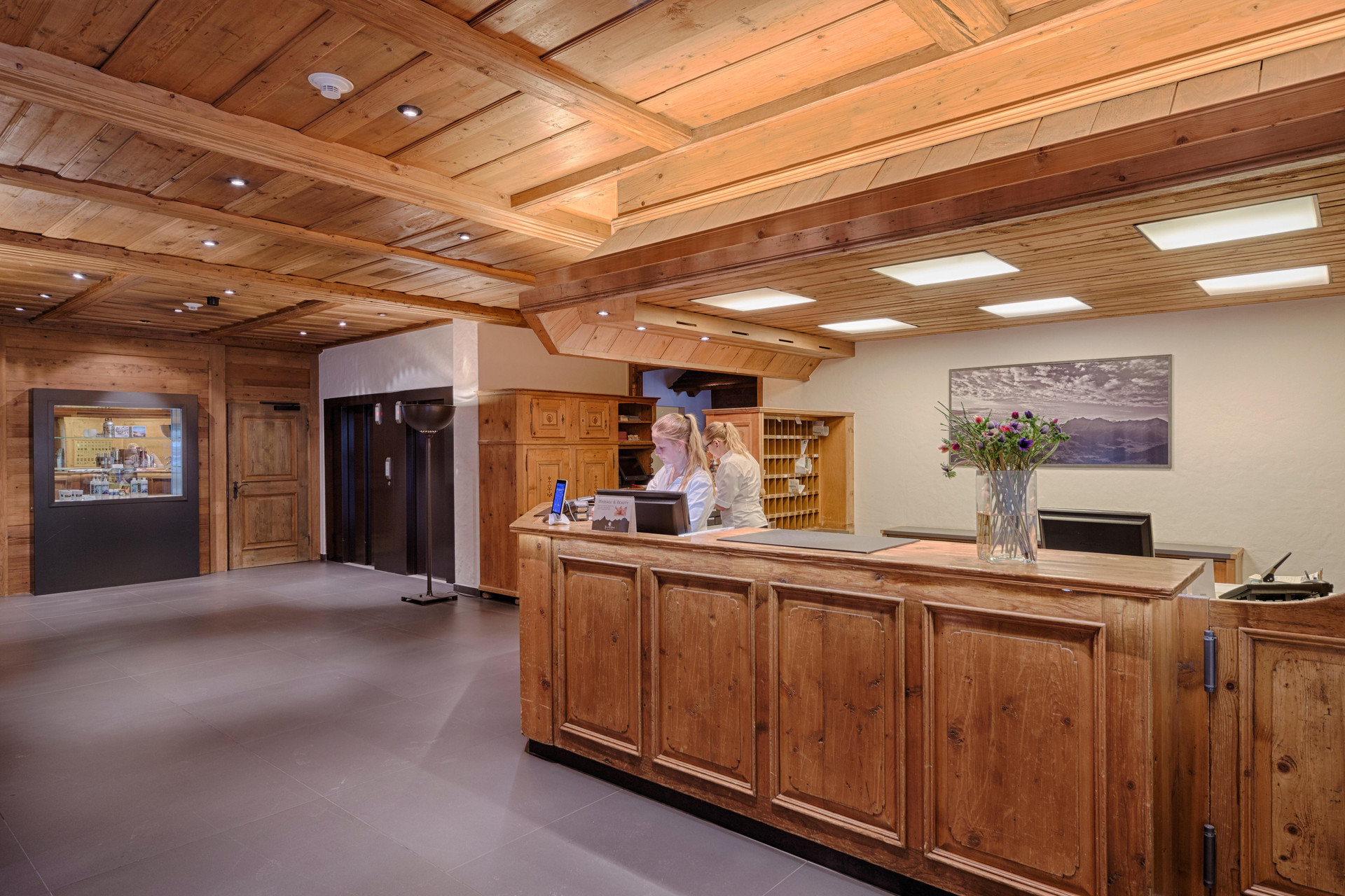 Vista Lobby Bernerhof Swiss Quality Hotel Gstaad