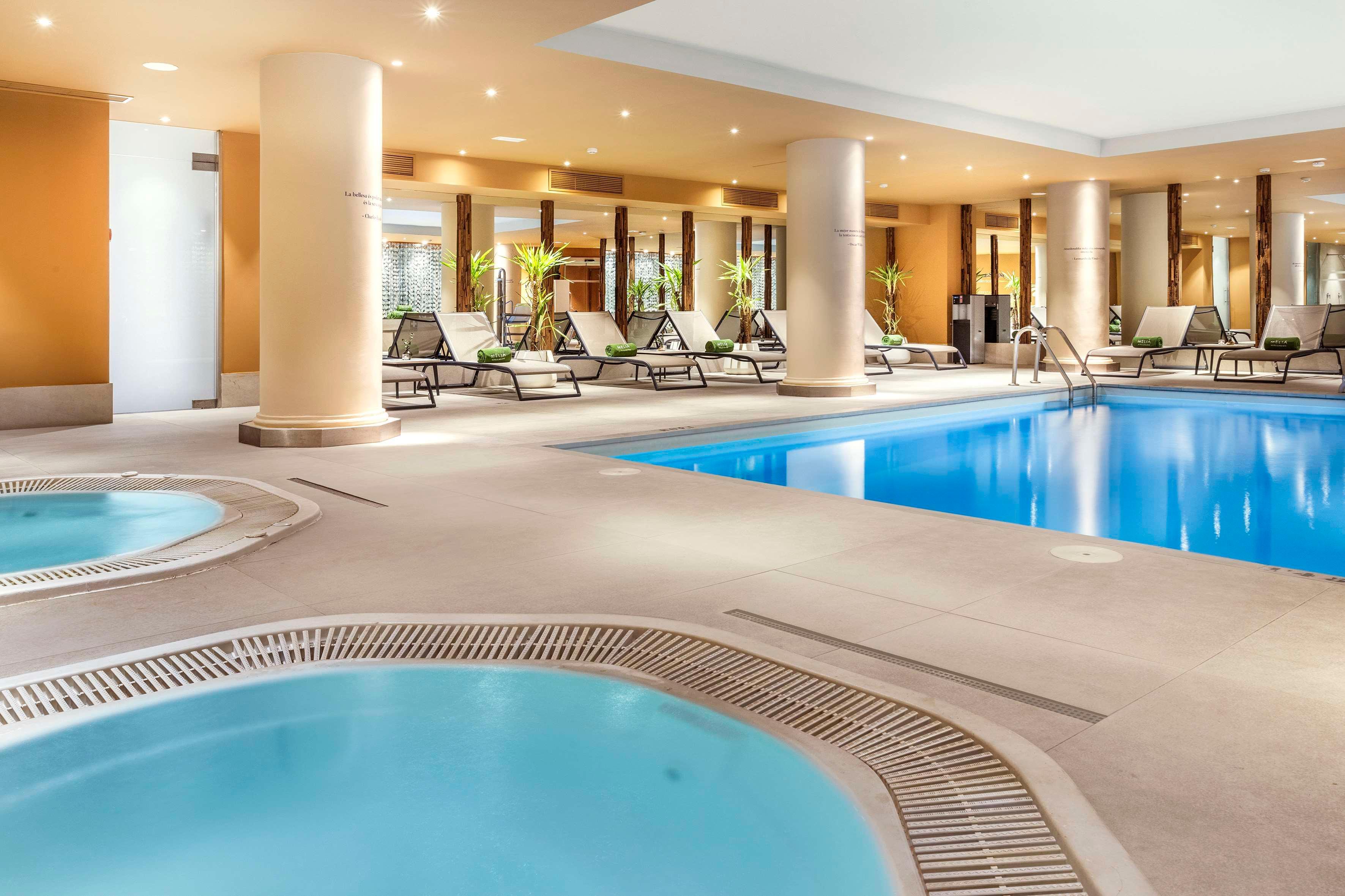 Vista Piscina Melia Madrid Princesa