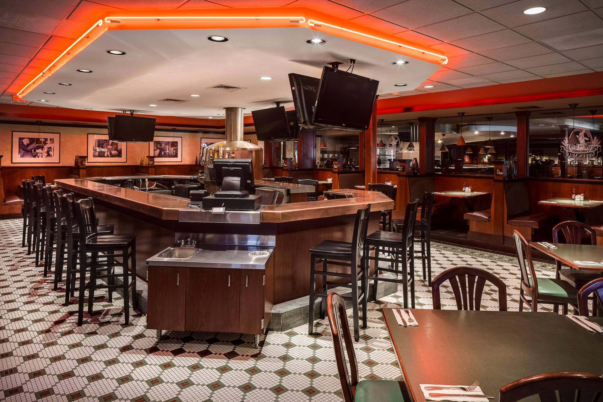 Bar/Salón Holiday Inn Wichita East I-35 by IHG