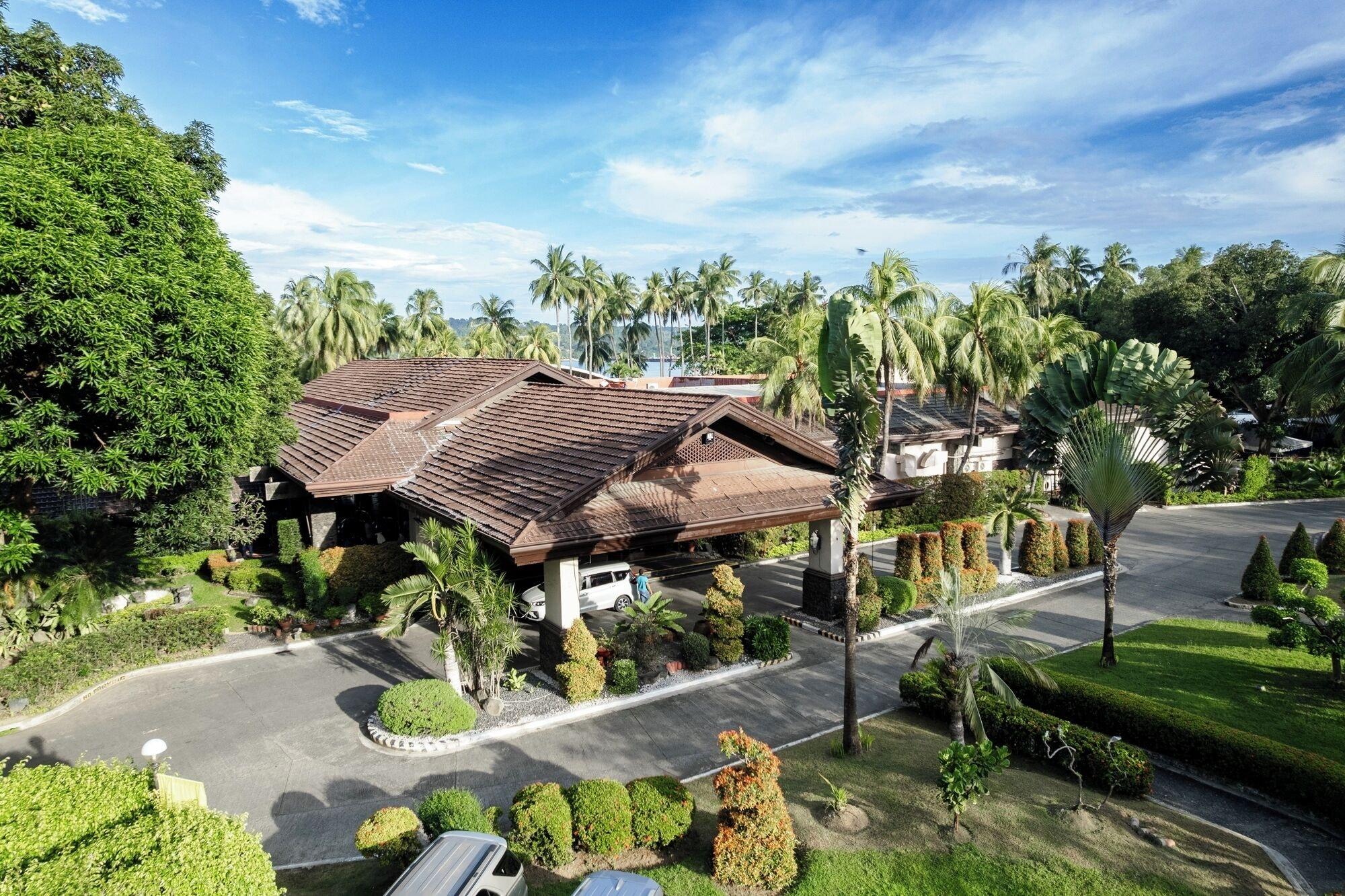 Vista Exterior Waterfront Insular Hotel Davao