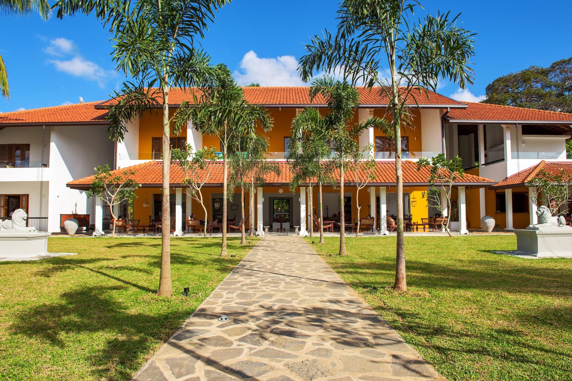 Varios The Notary's House