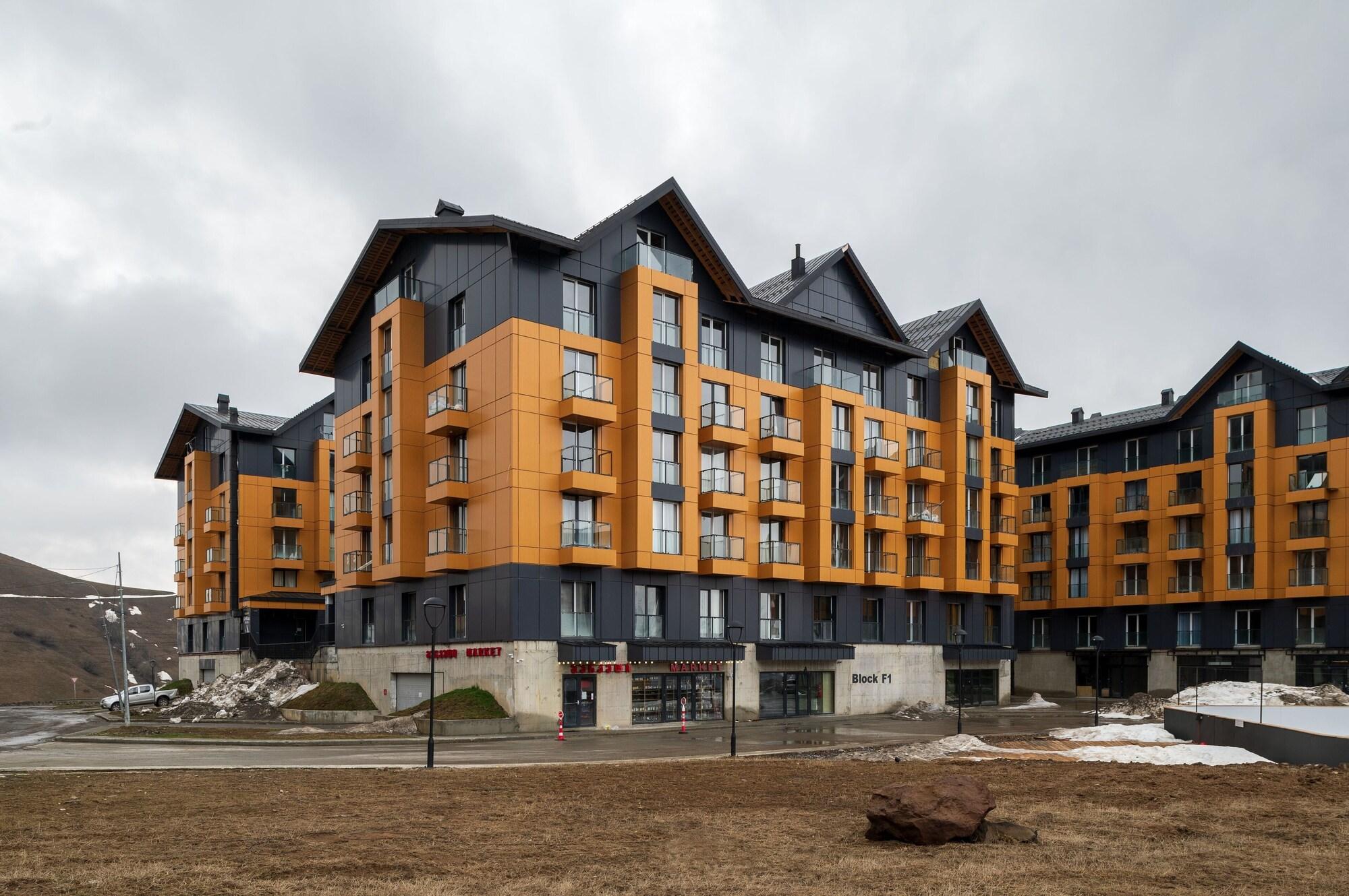 Varios Gudauri Ski Resort - Four Seasons