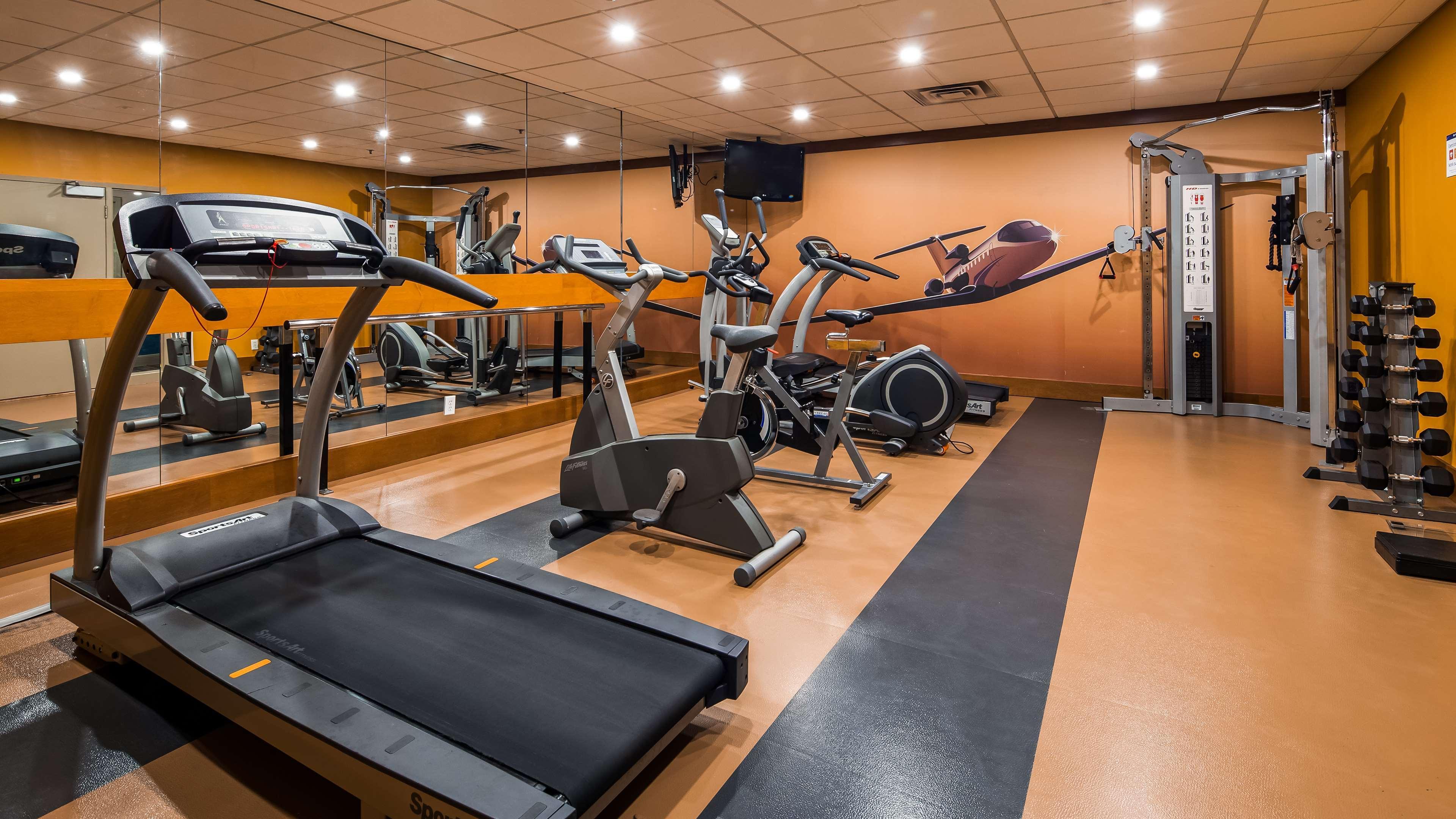 Gimnasio Best Western Premier Toronto Airport Carlingview Hotel