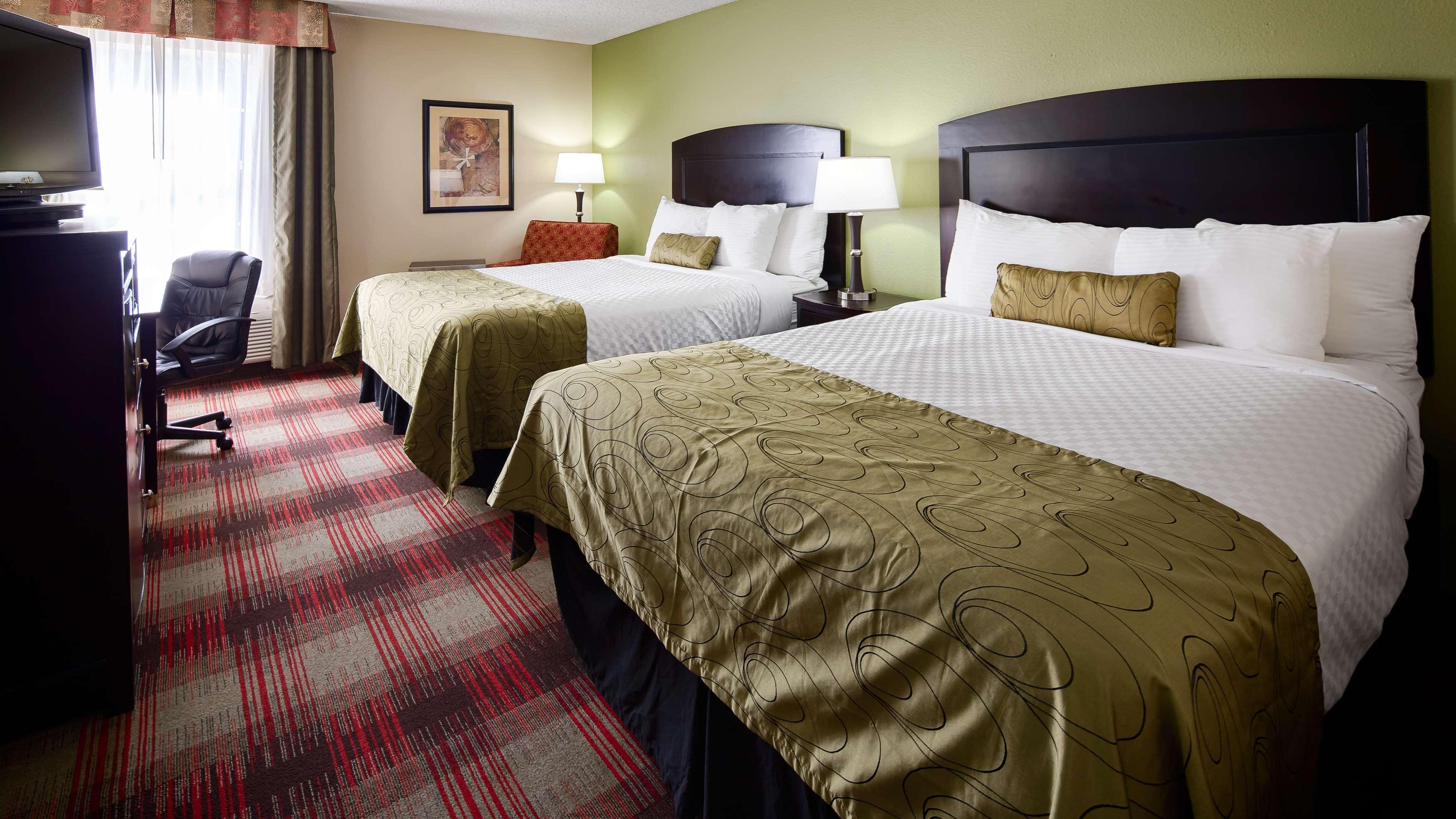 Vista Exterior Best Western Plus Addison/Dallas Hotel
