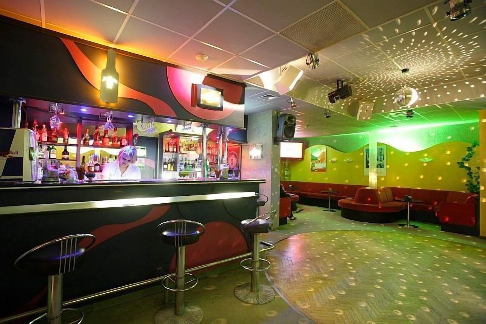 Bar/Salón Centrum Konferencyjno-Rekreacyjne Czarna