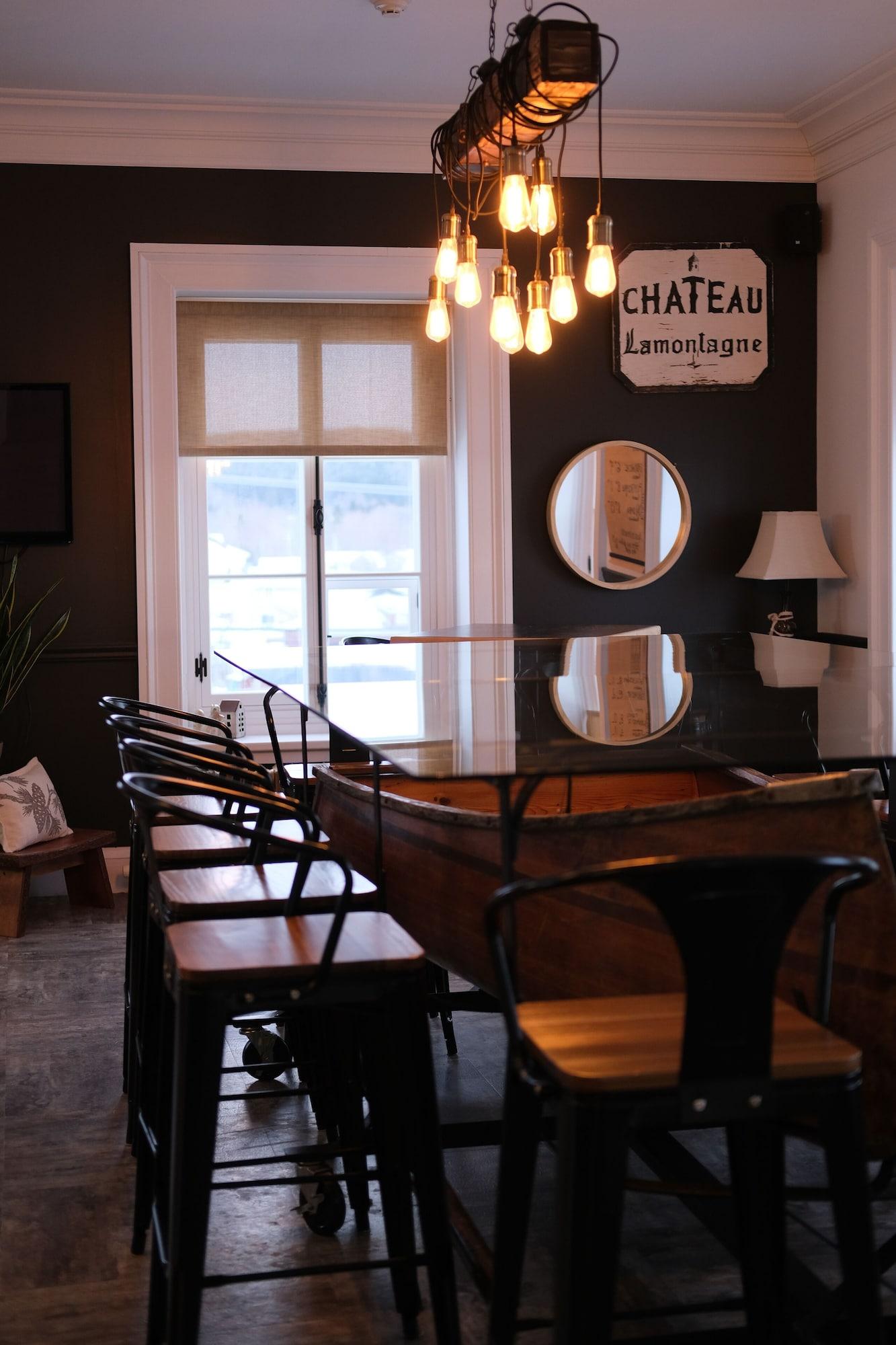 Bar/Salón Auberge Chateau Lamontagne