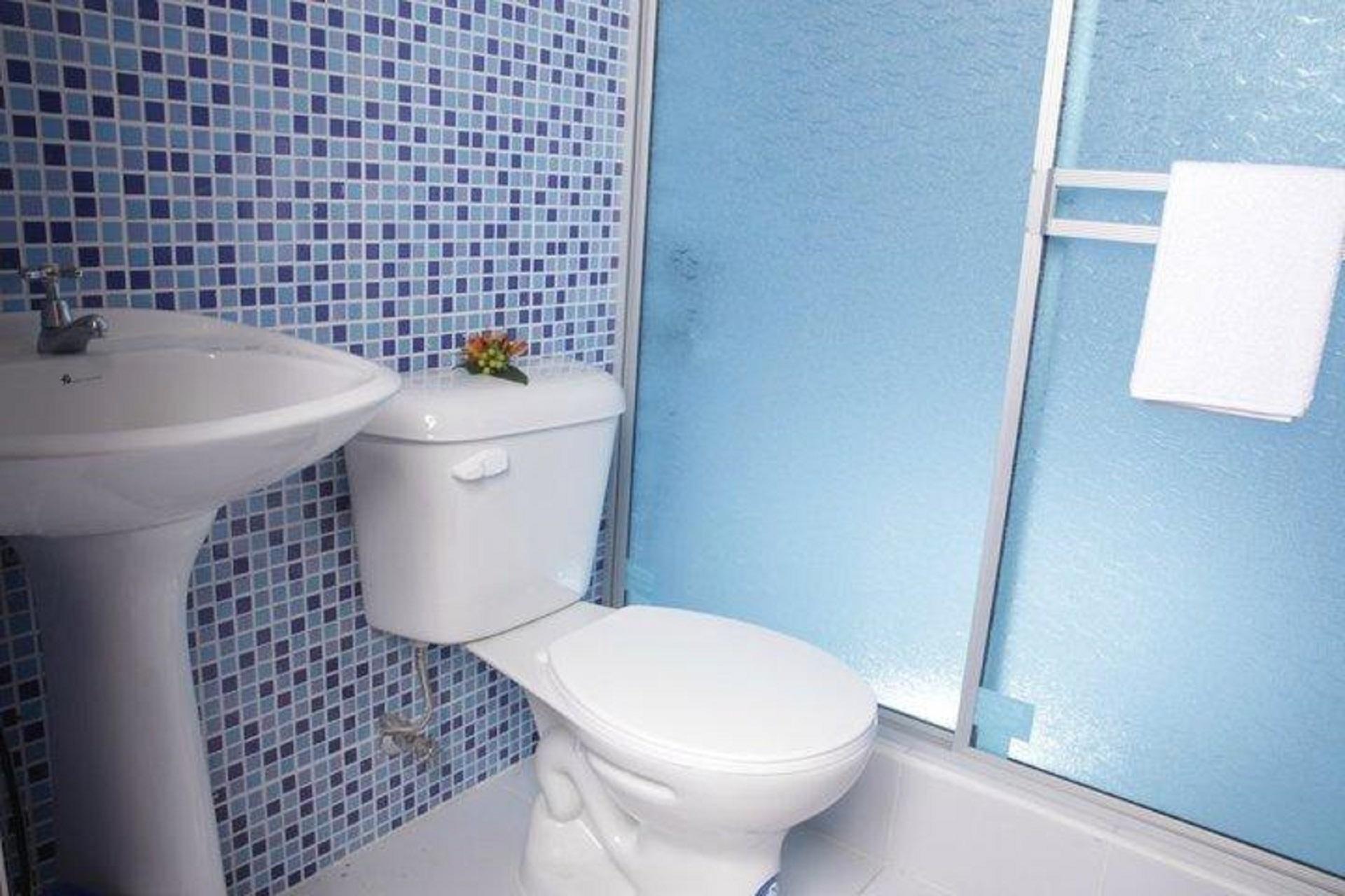 Baño Vista Sol Suites & Rooms