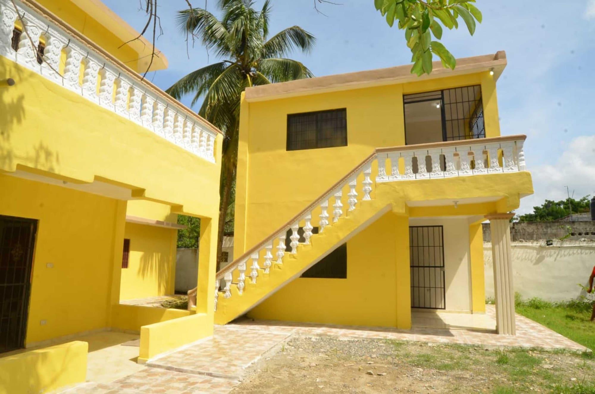 Vista Exterior Residencial Lakis 1
