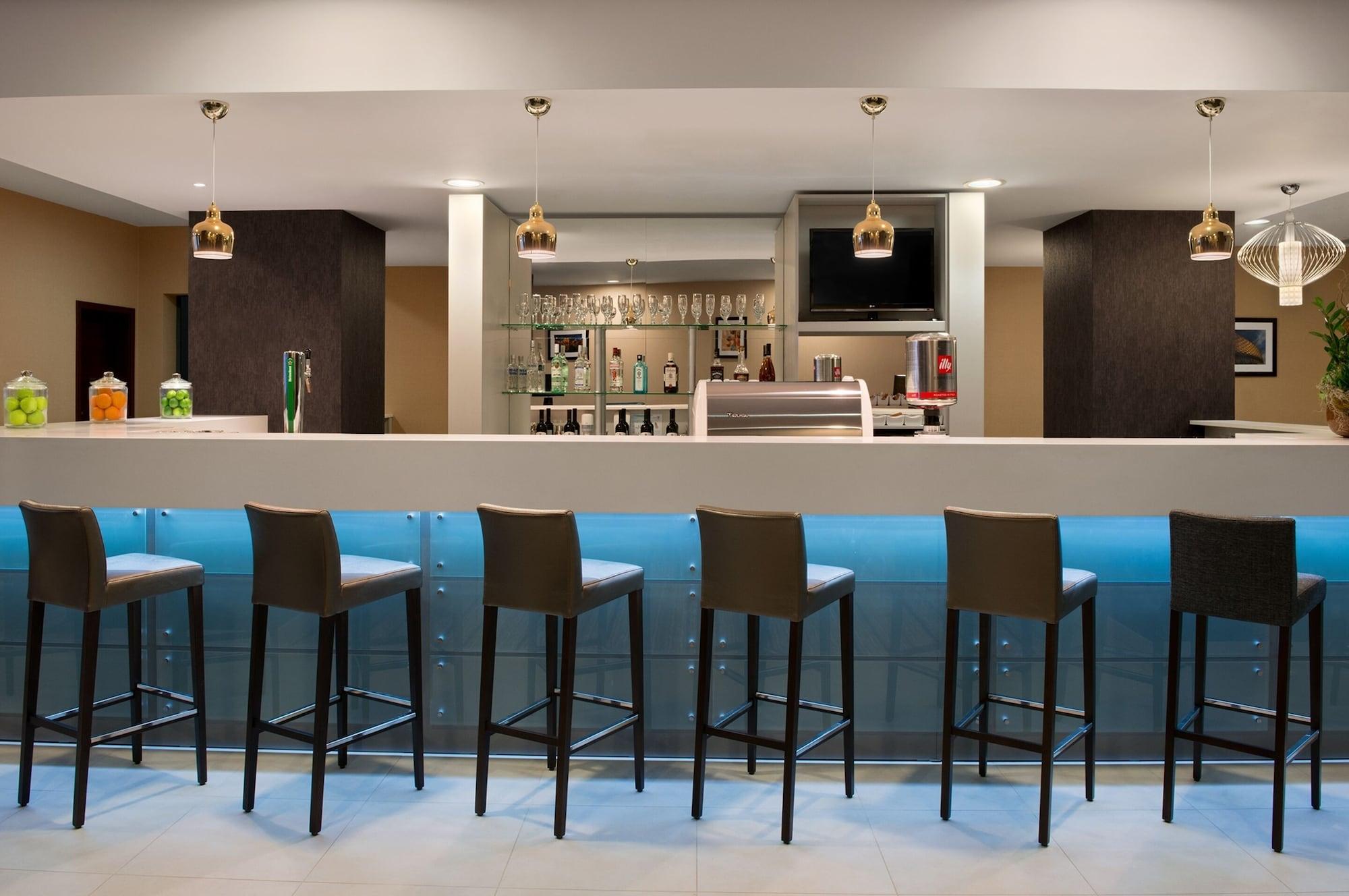 Bar/Salón Hampton by Hilton Cluj-Napoca