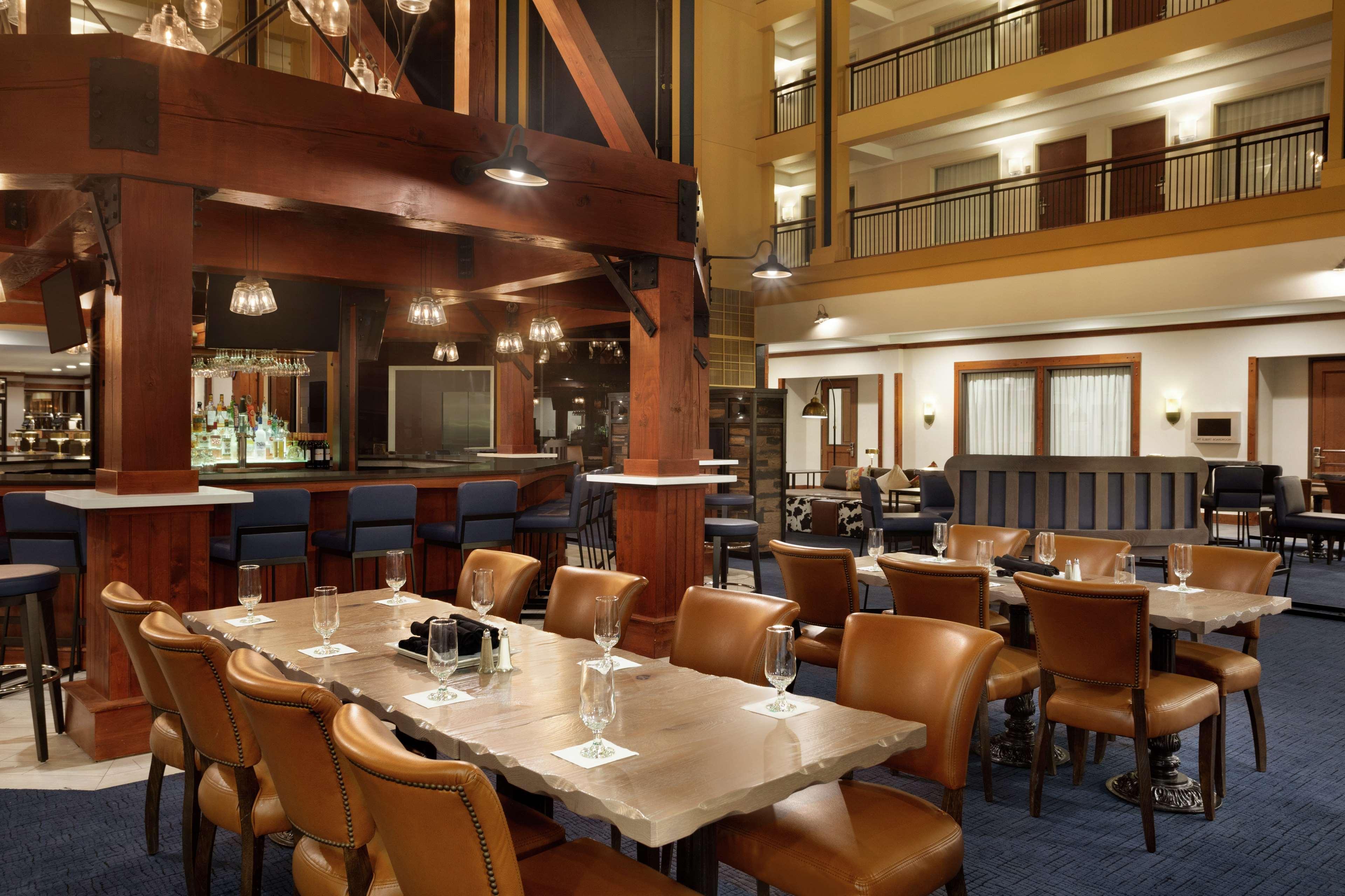 Restaurant Embassy Suites by Hilton Denver International Airport