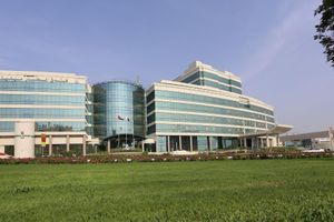 Alojamiento - Millennium Airport Hotel Dubai