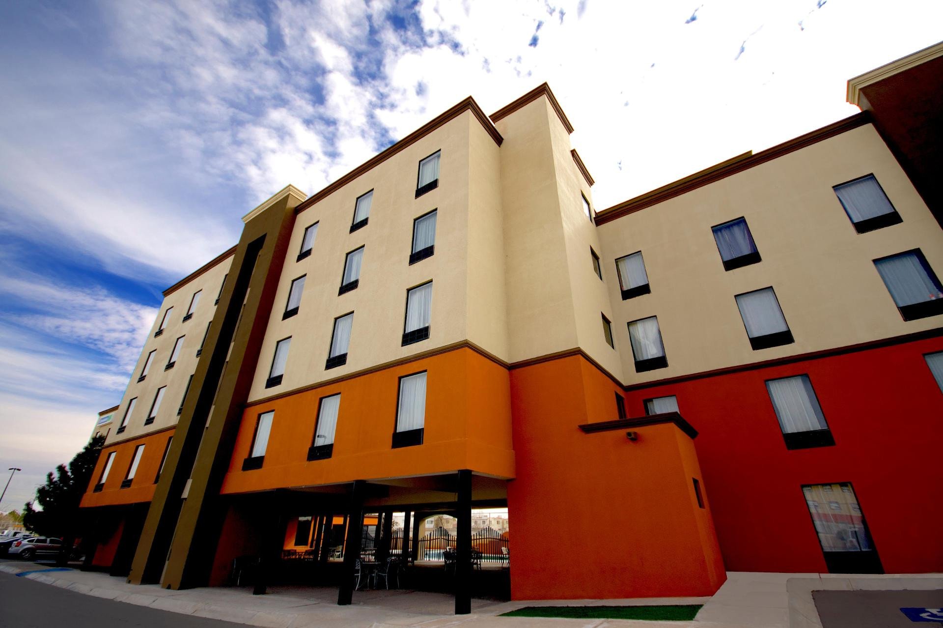 Vista Exterior Hotel Consulado Inn