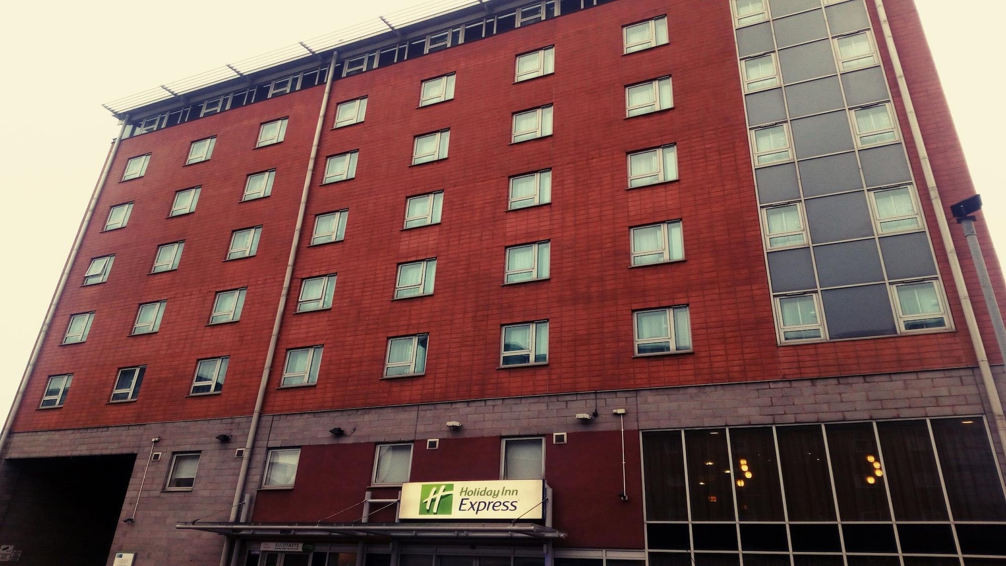 Vista Exterior Holiday Inn Express London - Limehouse by IHG