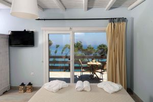 Alquiler Vacacional - Villa Seashore: Dreamy villa by the sea side with heated pool