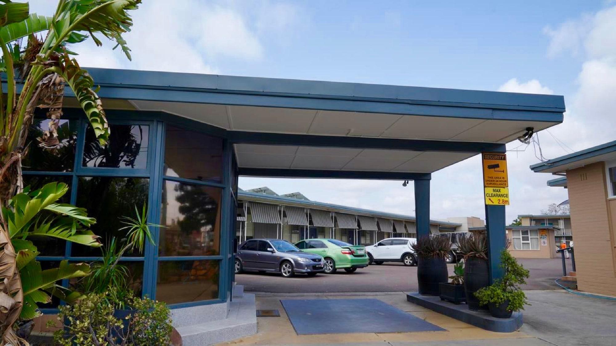 Varios Country Motor Inn Singleton