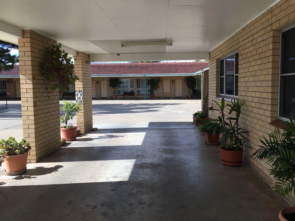 Vista Lobby Gunsynd Motor Inn