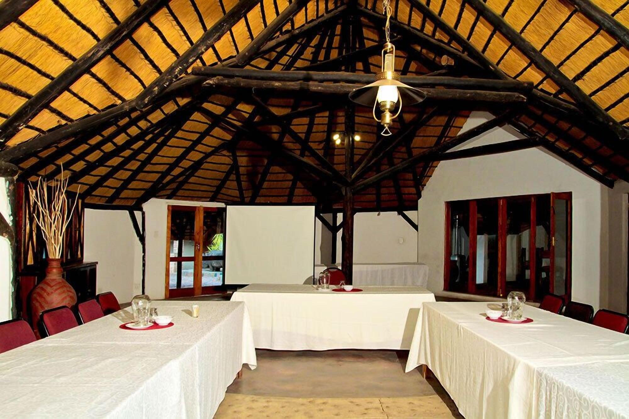 Sala de reuniões Out of Africa Town Lodge