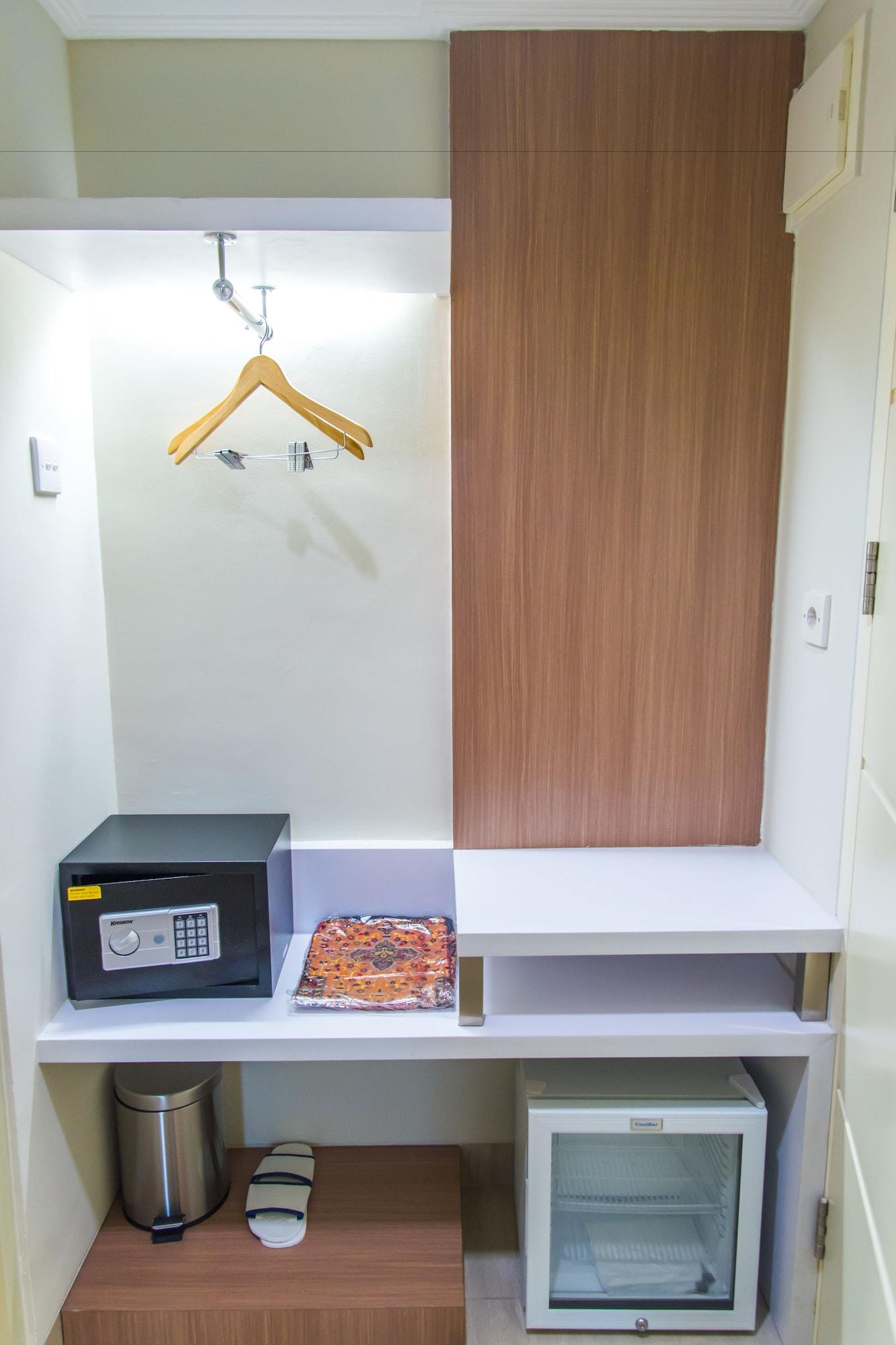 Set de Habitación Hotel Dharmein