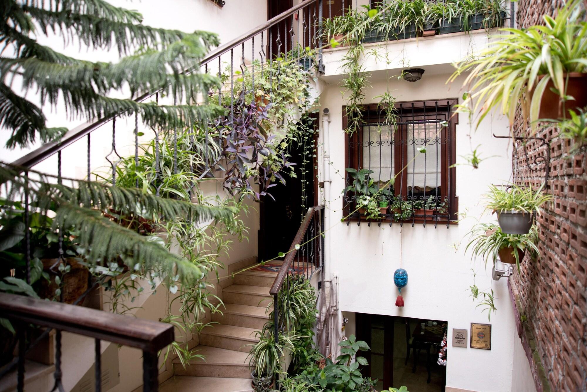 Vista Exterior Villa Sphendone Suites