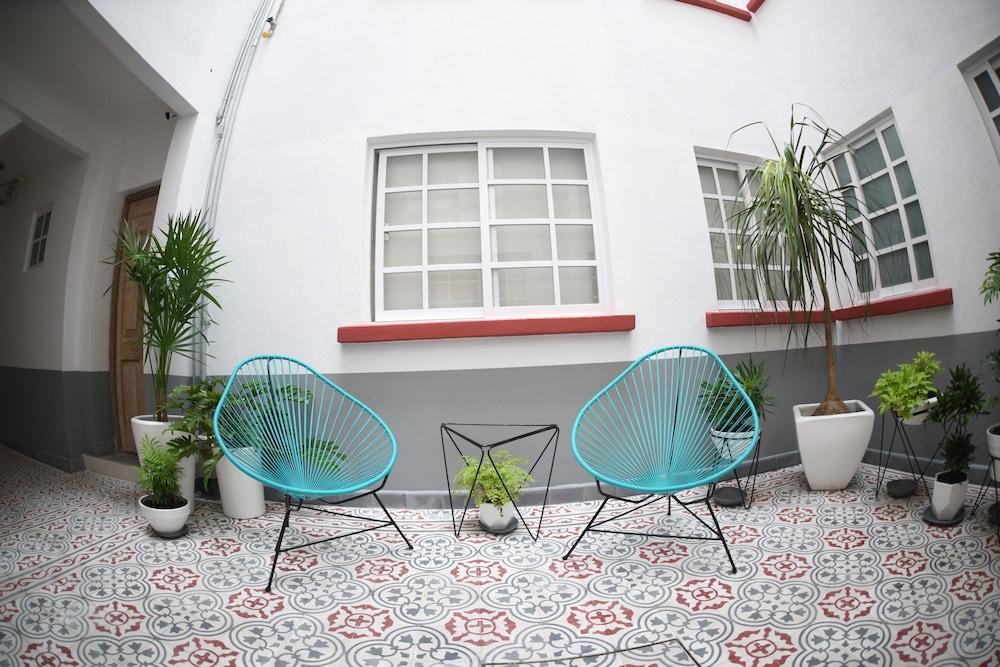 Hotel OM 686 Urban Lofts