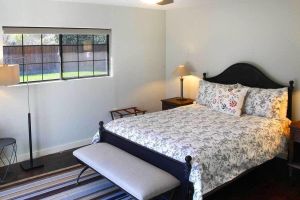 Alquiler Vacacional - Vineyard View. Main house + Swimming Pool; a Resort Feel in a Vineyard Setting!