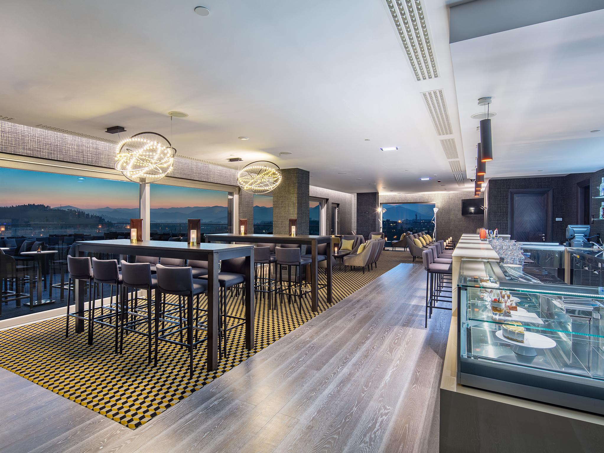 Bar/Salón Hilton Podgorica Crna Gora