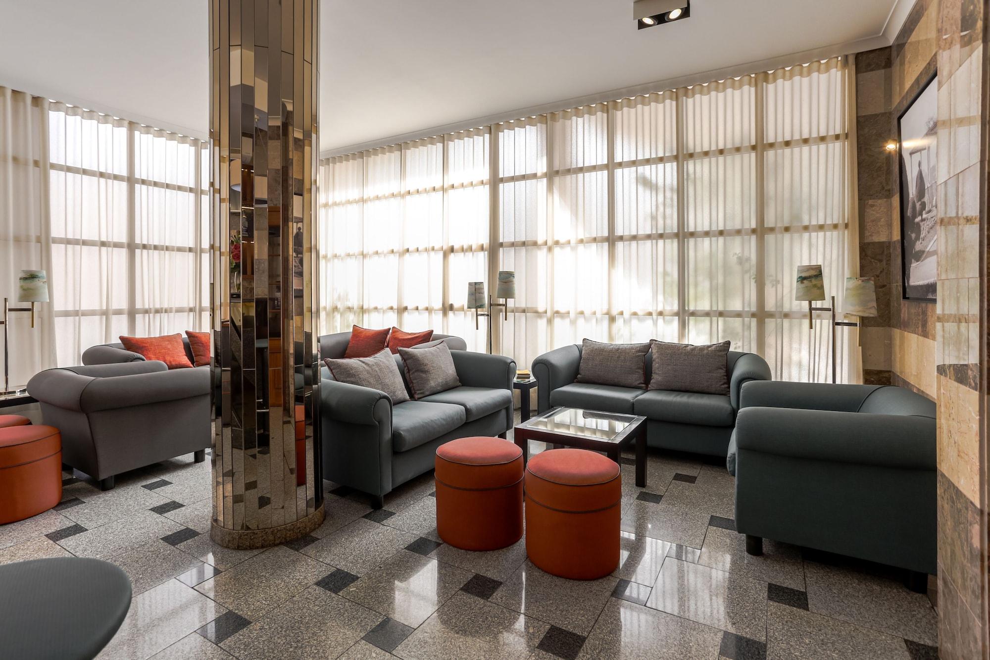 Bar/Salón Hotel Aranguês