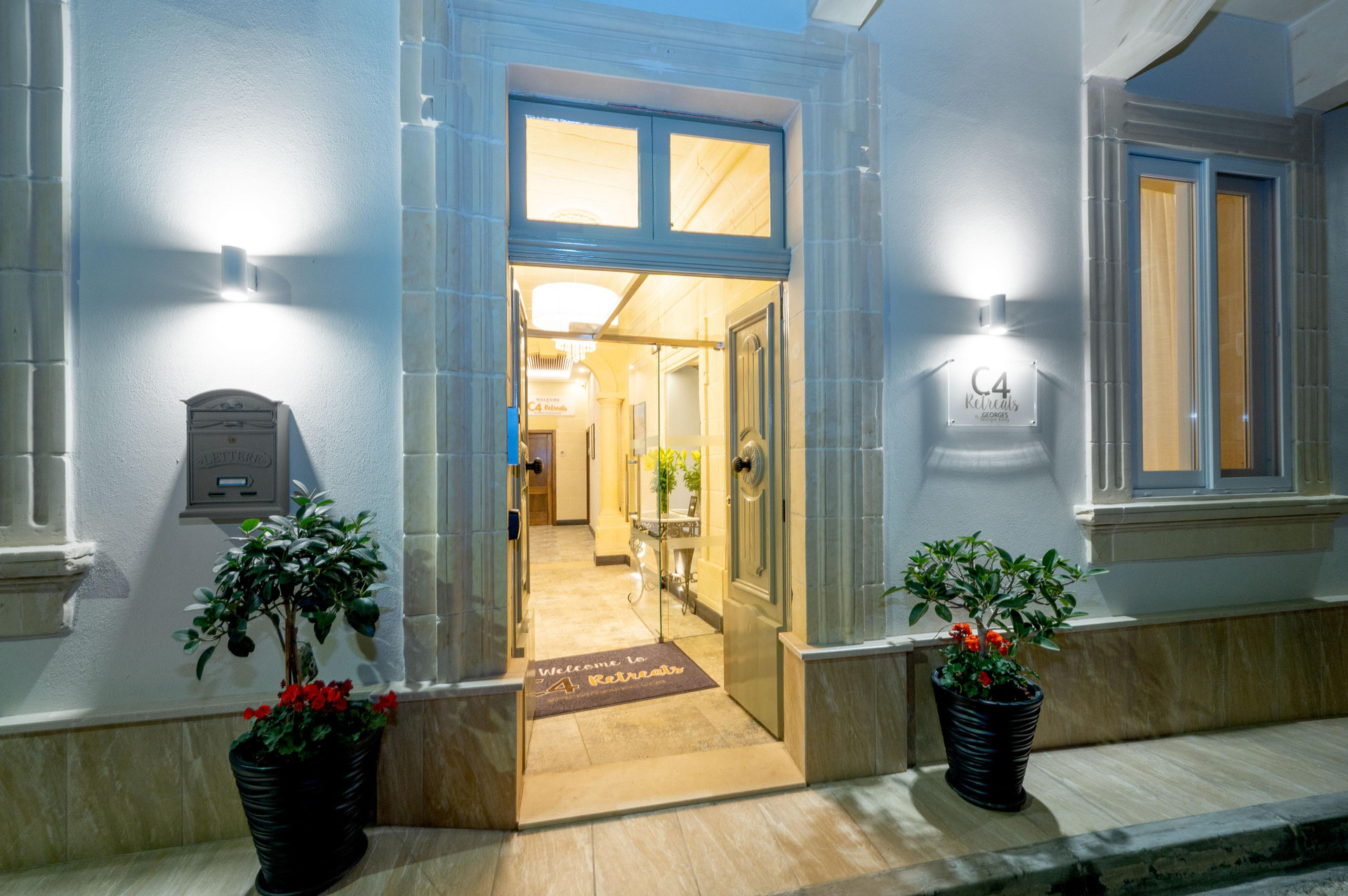 Vista Exterior C4 Retreats By Georges Boutique Living