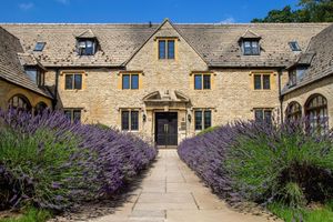 Alojamiento - Weston Manor Hotel