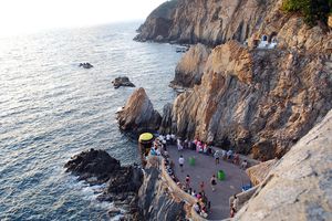 Actividad - Espectáculo de clavadistas express en “la Quebrada”