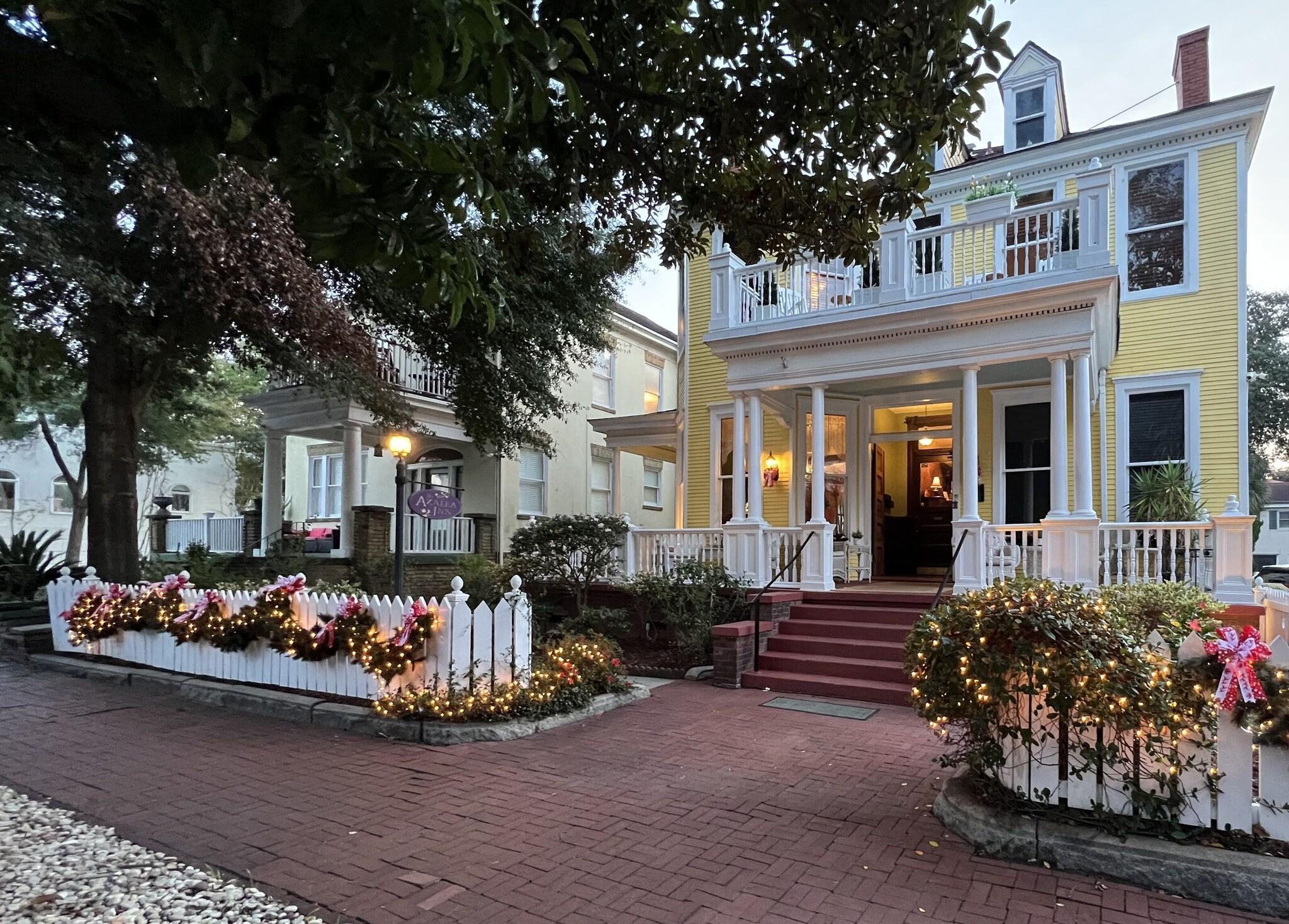 Vista Exterior Azalea Inn and Villas