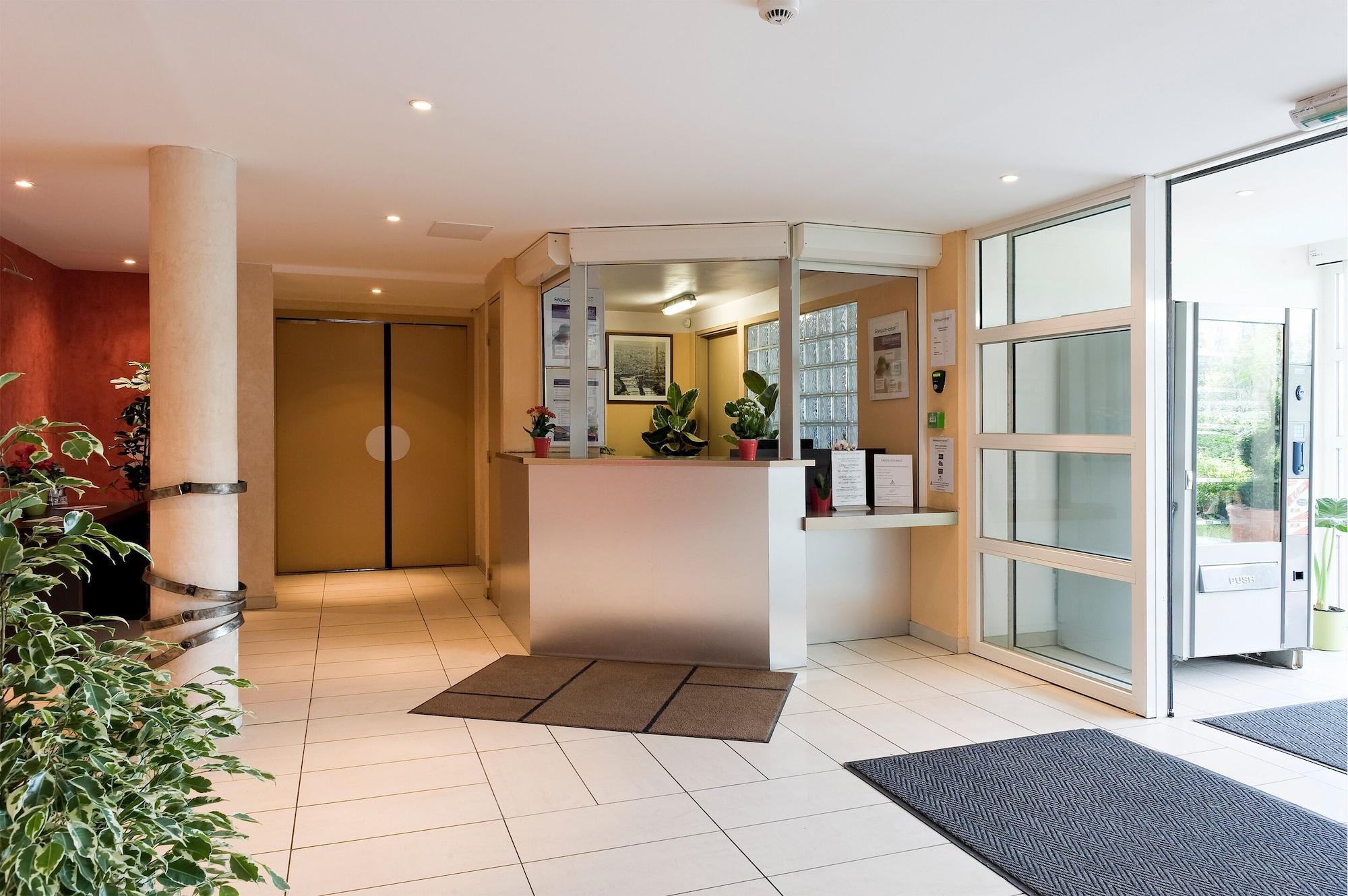Vista Lobby Residhotel les Hauts d'Andilly